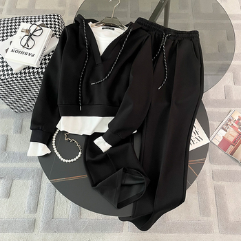 Ženski bijeli trodijelni casual sportski set: osnovni top, duksa i široke hlače s 3D uzorkom