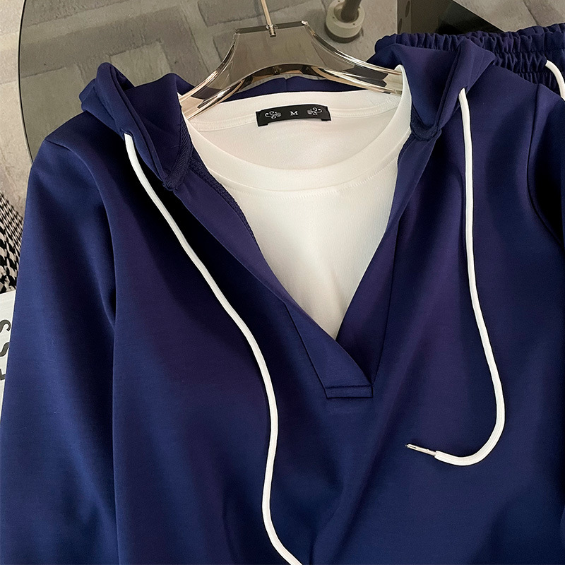 Ženski bijeli trodijelni casual sportski set: osnovni top, duksa i široke hlače s 3D uzorkom