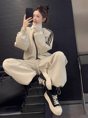 Ženski jesensko-zimski dvodijelni set od pletenine, široke hlače i pulover, casual streetwear