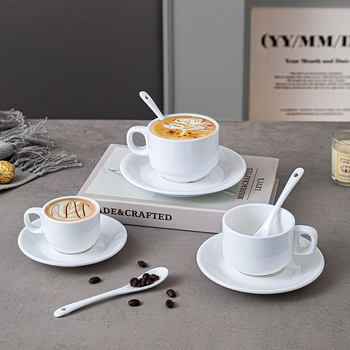 Set simplu alb din ceramică: ceașcă de cafea și farfurie, potrivit pentru cafenele, birouri, hoteluri și restaurante