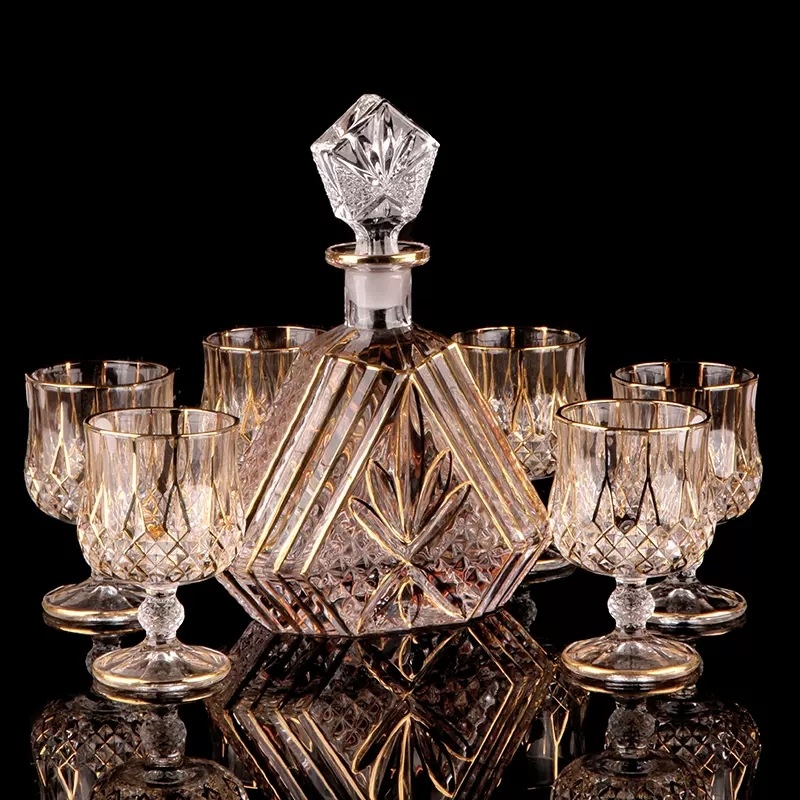 Set de pahare de vin din cristal, stil european, cu accente aurii, 6–10 bucăți; pentru bar sau uz casnic; pahare de brandy și whisky.