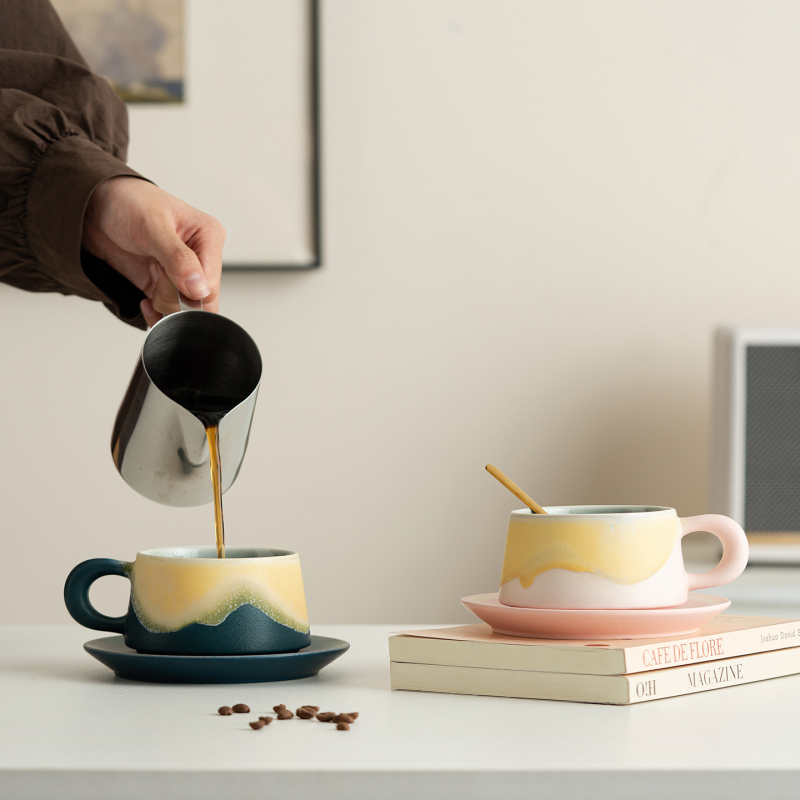 Set de căni ceramice pentru cafea cu farfurioare pentru cupluri – premium, elegante pentru latte art