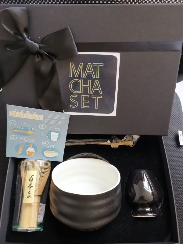 Set japonez de ceai cu tel de matcha, suport, bol din bambus, lingură — kit de călătorie
