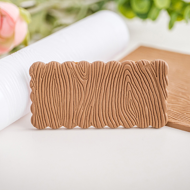 Rolă pentru lut polimeric cu textură lemnoasă – unealtă manuală pentru embossing