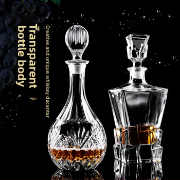 Dekantér z krištáľového skla s viečkom na víno a whisky