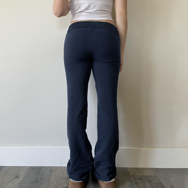 Pantalone s niskim strukom i vezanjem, print u blokovima boja, lagane ljetne streetwear hlače