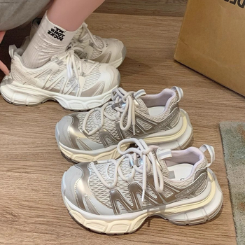 Ženske mrežaste tenisice s prozračnim gornjim dijelom, debeli potplat, stil dad shoes, ljeto 2026