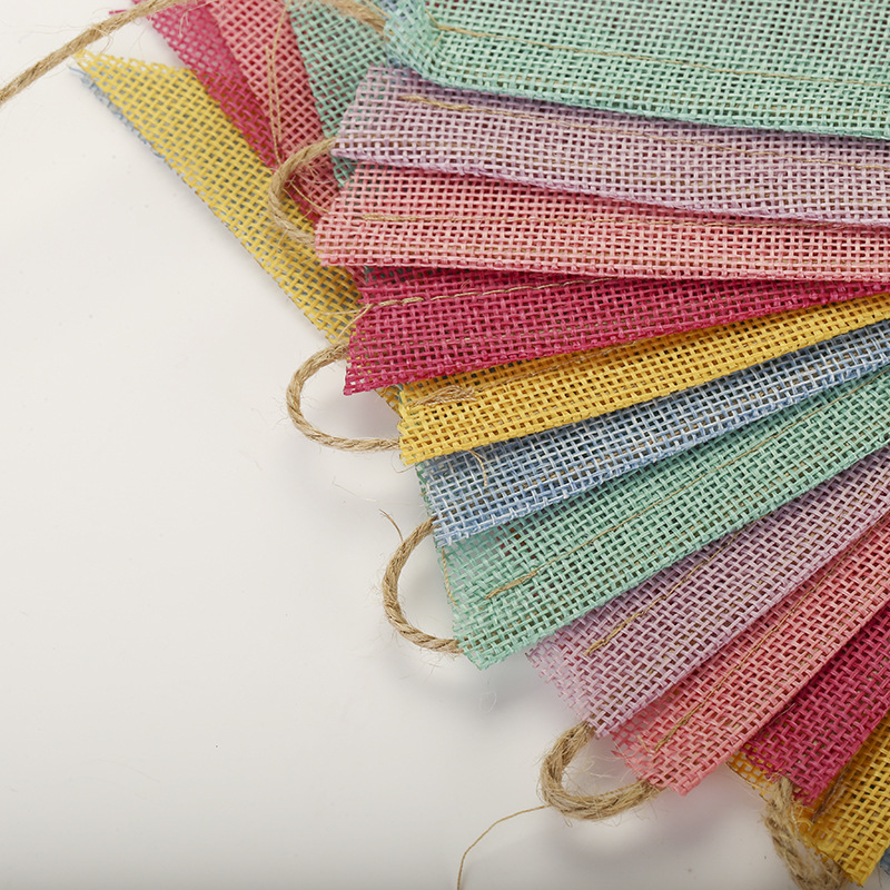 Steaguri triunghiulare colorate din pânză imitatie de in, set 12 bucăți, lungime 4 m, pentru decorul ceremoniei de deschidere