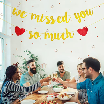 Steaguri cu litere aurii pentru decor de petrecere – banner-girlandă