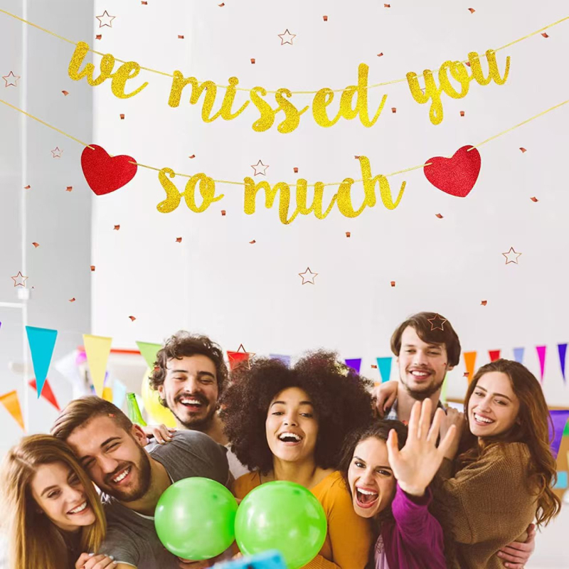 Steaguri cu litere aurii pentru decor de petrecere – banner-girlandă