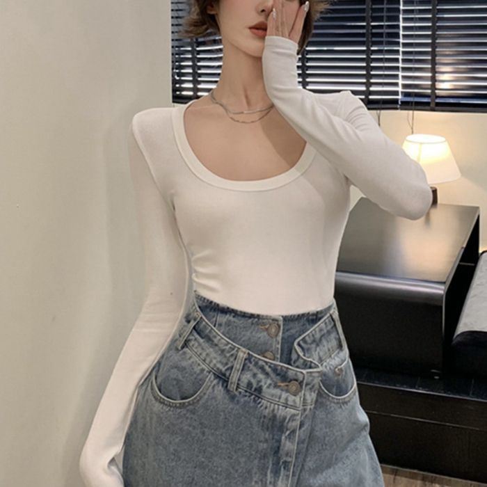 Seksi ženski T-shirt s U izrezom, cropped dugi rukavi, uska silueta, proljetni vintage stil