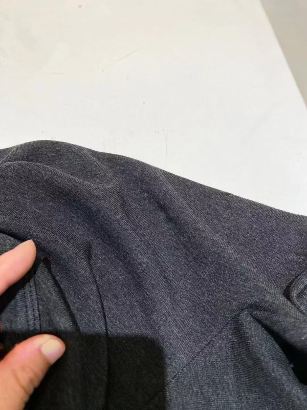 ROW pamukasta kratka majica s okruglim izrezom, slobodan kroj, jednobojna, za slojevito nošenje, proljeće 2025