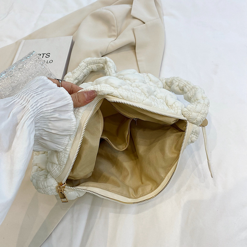 Koreanska ženska bubble torba, crossbody u dumpling obliku, najlon, ulični stil, velika veličina, jesen 2024
