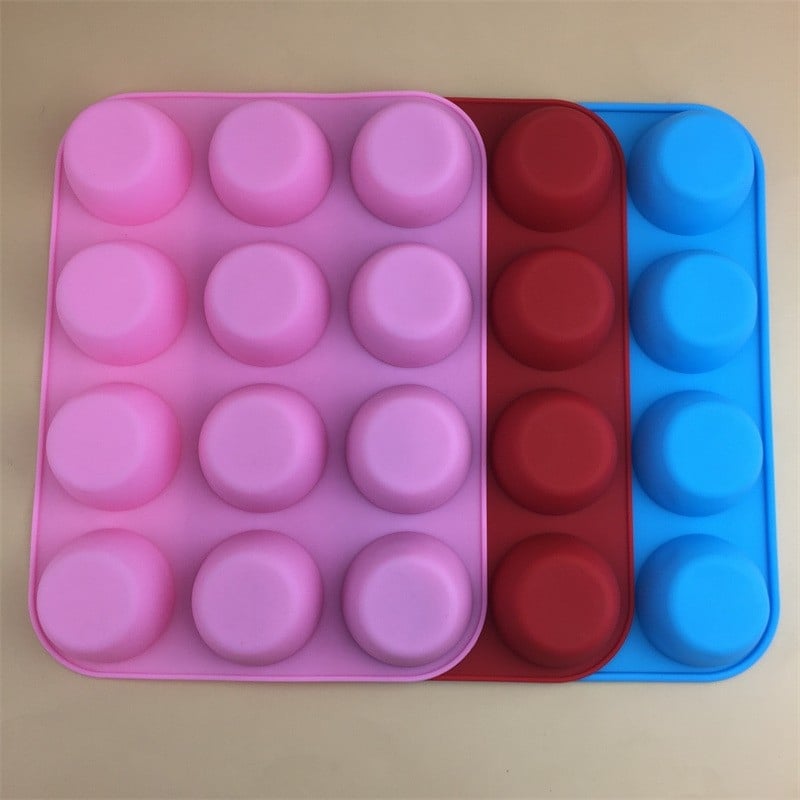 Formă din silicon rotundă cu 12 cavități pentru brioșe, biscuiți și prăjituri, potrivită pentru înghețată, budincă și lumânări parfumate