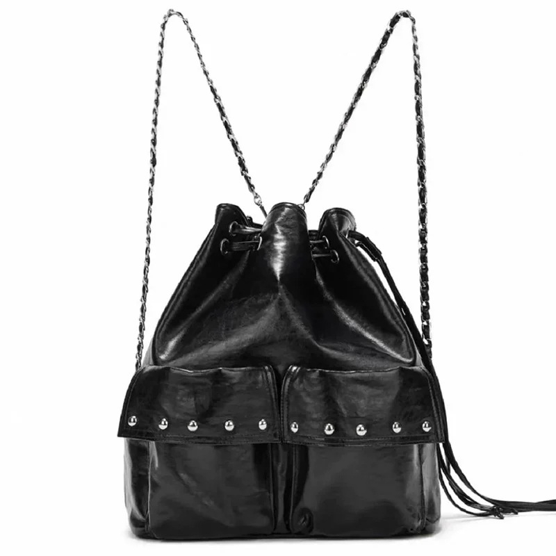 Torba bucket s kaišem i metalnim šiljcima, velika kapaciteta, torba za rame i nošenje u ruci, PVC, gradski stil, jesen 2025