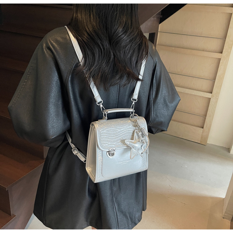 Ženska crossbody torba, 2025 korejski stil, inspirirana sveučilištem, minimalistička, s dvije pretince
