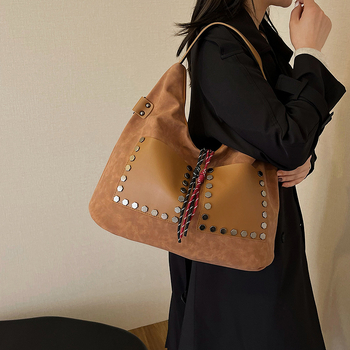 Ženska velurova bucket torba, velika zapremina, crossbody preko ramena, gradski stil