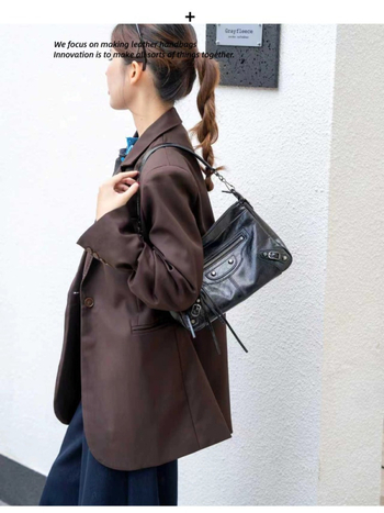 2025 nova Crossbody torba od prave kože s olej-voskom završnim slojem, euro-američki stil, detalji s rivetima, svakodnevno moto-inspiriran dizajn, srednje veličine