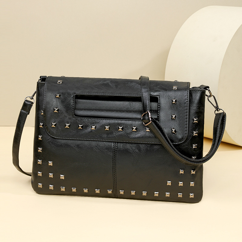 Shore chi ženska PU torba za podlakticu s rivet detaljima, kuvertnog stila, crossbody, mali kvadratni oblik