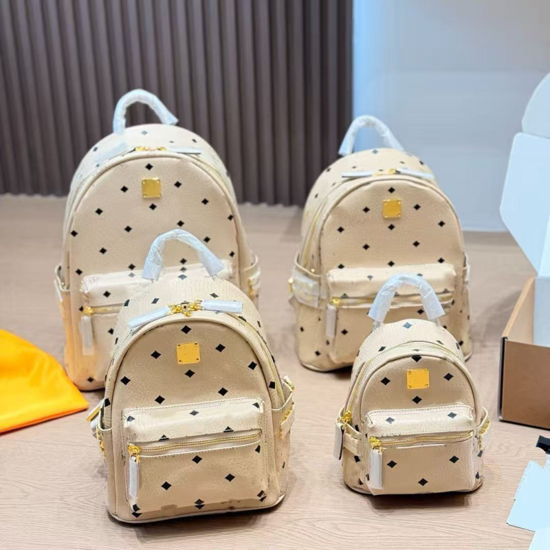Ženski retro ruksak s rivetima, 2026 – lagan, moderan i svestran za putovanja, s crossbody naramenicom
