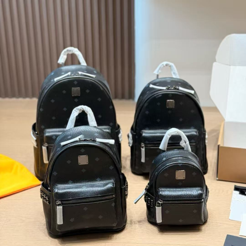 Ženski retro ruksak s rivetima, 2026 – lagan, moderan i svestran za putovanja, s crossbody naramenicom
