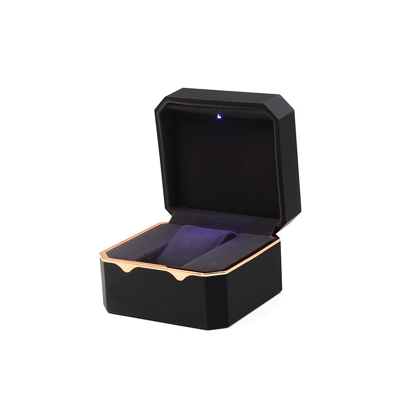 Osmerokutna kutija za nakit s LED osvjetljenjem, lakirana završna obrada, za prstene i satove, unisex