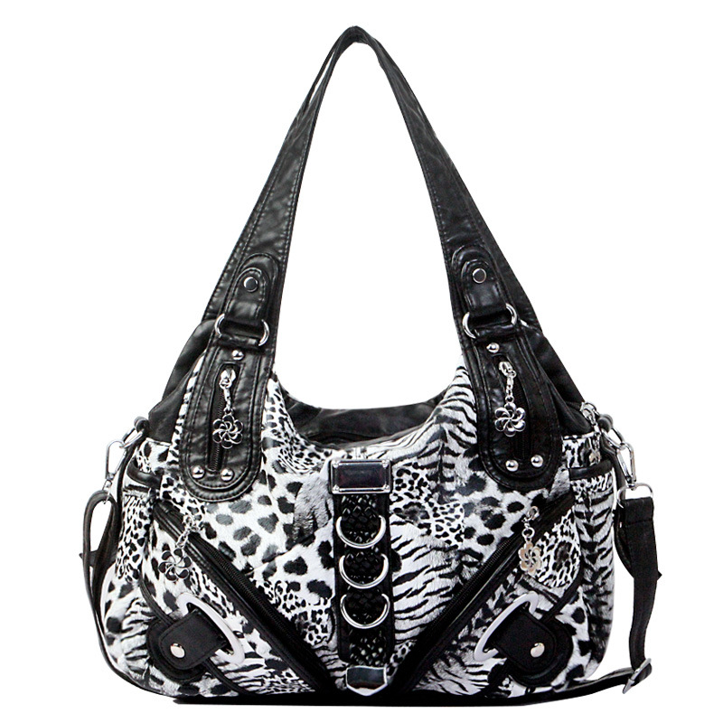 Torba za rame od kože s efektom pranja i leopard uzorom te zakovicama, moderan crossbody, srednja veličina, oblik dumpling