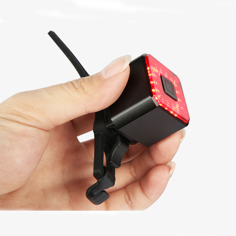 Pametno stražnje svjetlo za bicikl sa senzorom kočenja i USB punjenjem, za planinske i cestovne bicikle – noćna vožnja