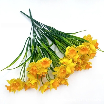 Buchet artificial cu narcise, aspect realist, iarbă de primăvară, decor pentru birou, nuntă și casă