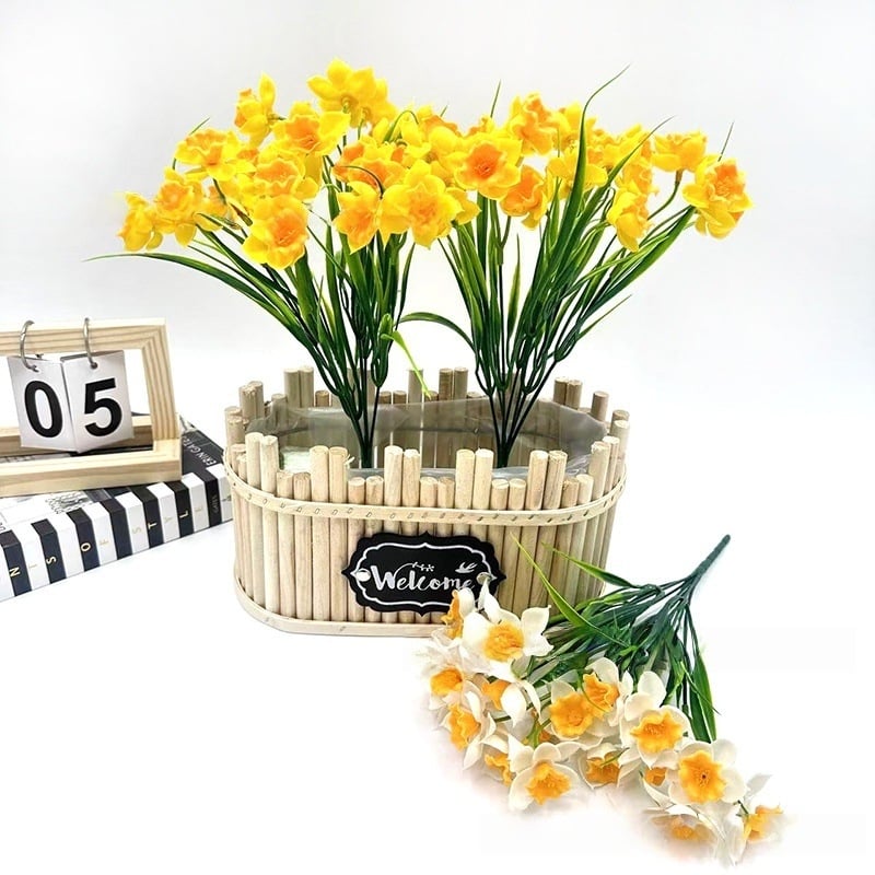 Buchet artificial cu narcise, aspect realist, iarbă de primăvară, decor pentru birou, nuntă și casă