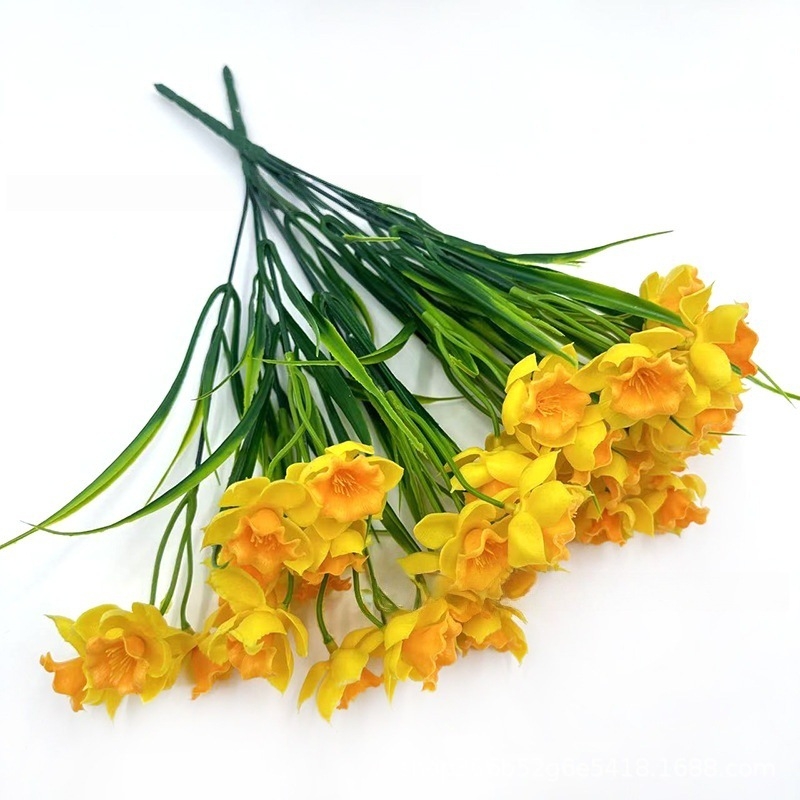 Buchet artificial cu narcise, aspect realist, iarbă de primăvară, decor pentru birou, nuntă și casă