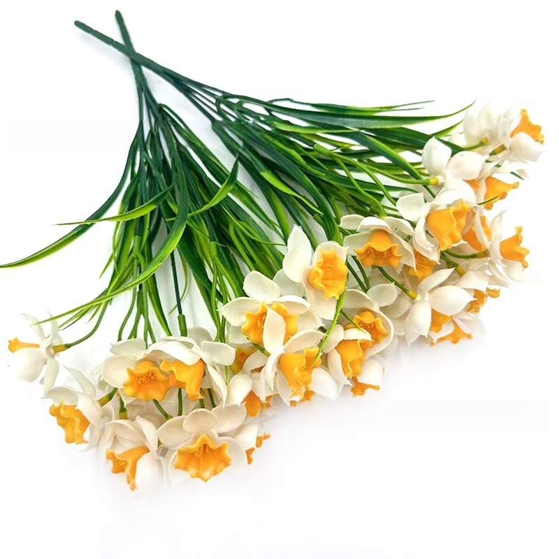 Buchet artificial cu narcise, aspect realist, iarbă de primăvară, decor pentru birou, nuntă și casă