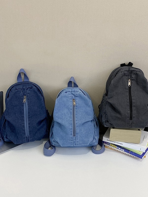 Denim ruksak za putovanja i aktivnosti na otvorenom, opušteni kampus stil, retro jednobojni dizajn, pogodan za 10-inčni prijenosnik