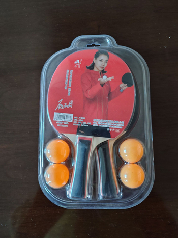 Trening set s dvije rekete i četiri lopte za početnike i učenike – rekete za stolni tenis, vanjske vodoravne verzije (P006)