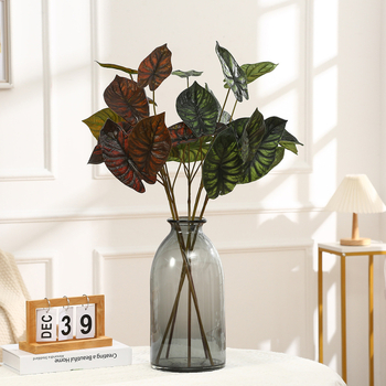 Plantă artificială cu frunze de Alocasia – verde proaspăt, decor pentru masă și sufragerie