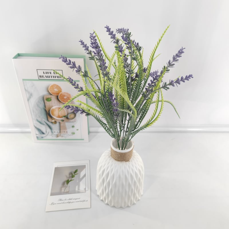 Buchet cu lavandă și hiacint - flori artificiale din plastic pentru decorul casei