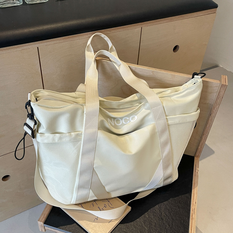 Unisex torba za putovanje od Oxford tkanine, kapacitet 20-35 L, lagana i prozračna