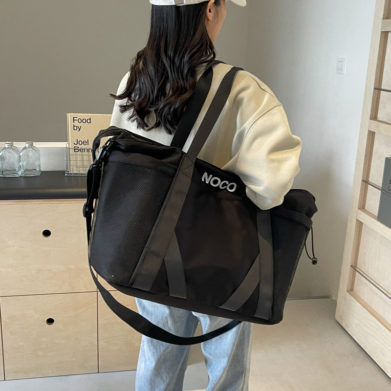 Unisex torba za putovanje od Oxford tkanine, kapacitet 20-35 L, lagana i prozračna