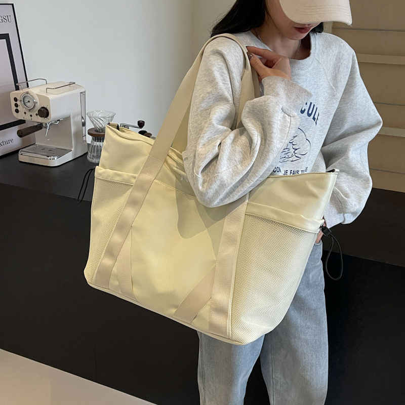 Unisex torba za putovanje od Oxford tkanine, kapacitet 20-35 L, lagana i prozračna