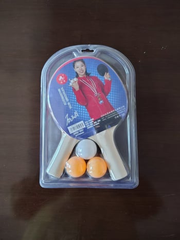Trening set s dvije rekete i tri lopte za početnike i učenike – reketa za stolni tenis, za vanjsku upotrebu, horizontalni stil, model P001