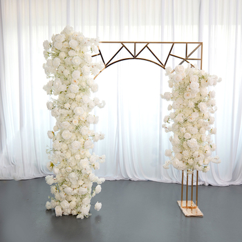 Aranjament floral artificial, flori de cireș, pentru fundal de nuntă — arc floral cu ramă în formă de coarne, decor scenă