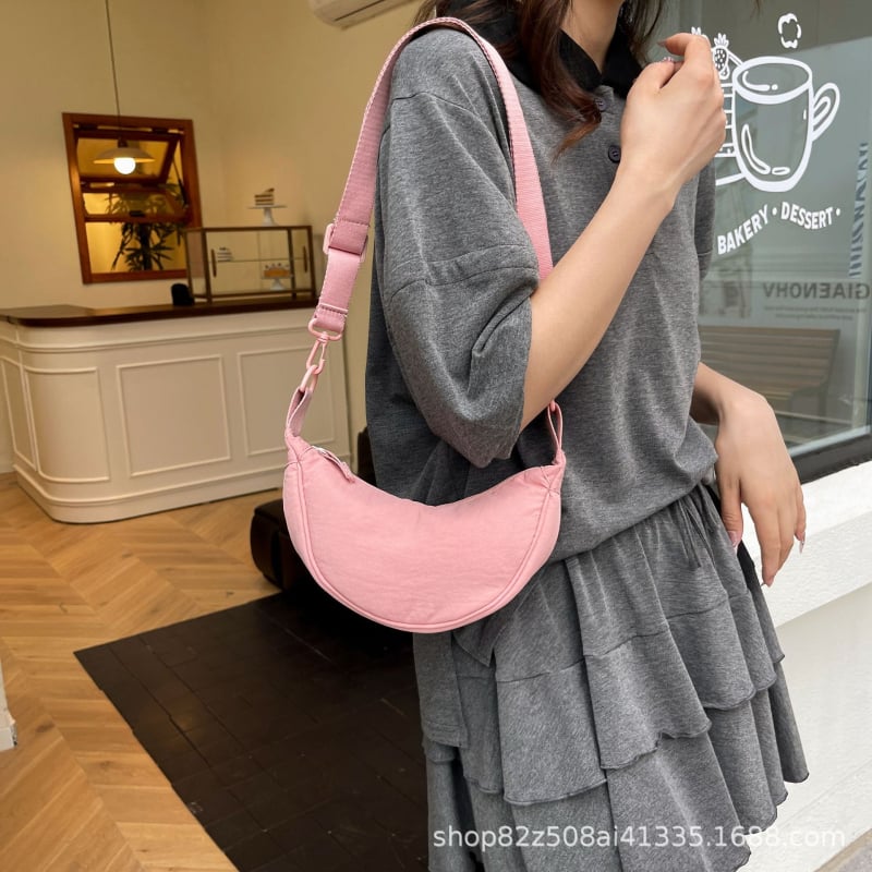 2025 ženska crossbody torba u japanskom stilu, najlon, srednje veličine, lagana, polumjesec oblik, zatvaranje na zip, unutarnja pretinica za telefon, za slobodno vrijeme i putovanja