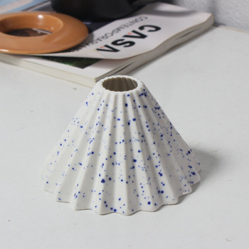 Ceașcă ceramică pentru filtru de cafea pour-over, design inspirat de origami