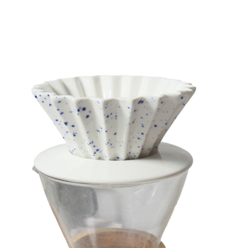 Ceașcă ceramică pentru filtru de cafea pour-over, design inspirat de origami