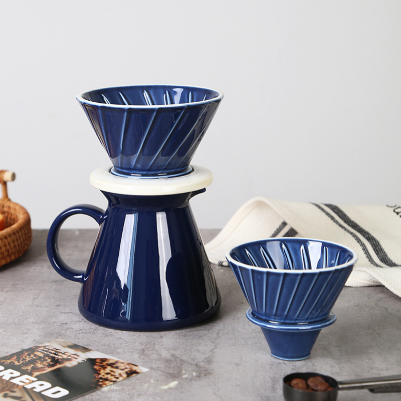 Set ceramic pentru cafea V60: filtru conic cu relief, pâlnie de picurare și cană de servire