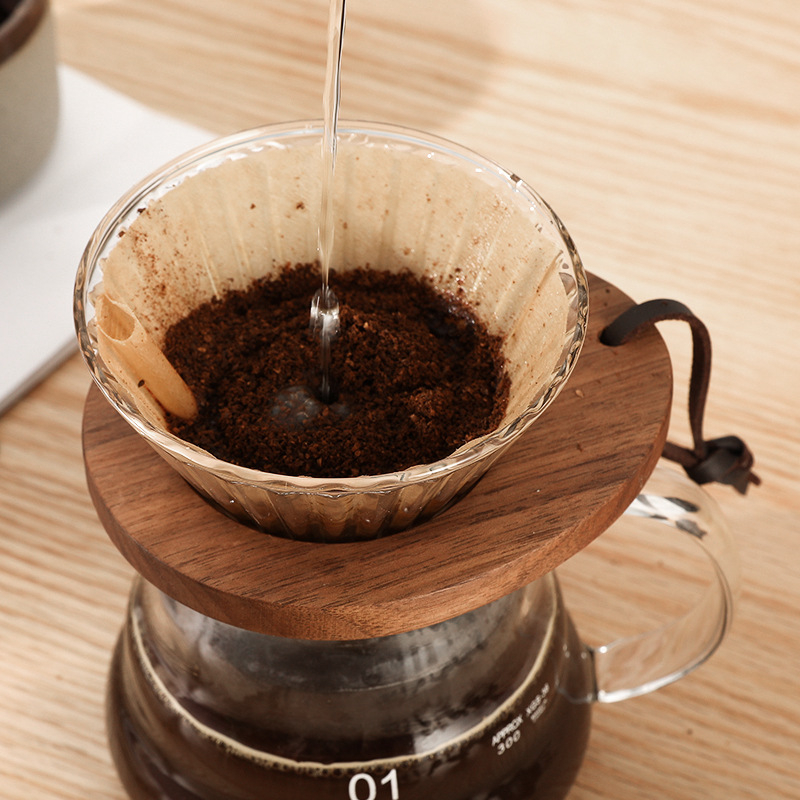 Set filtru cafea din lemn de nuc: ceașcă filtrantă din lemn, pâlnie și suport