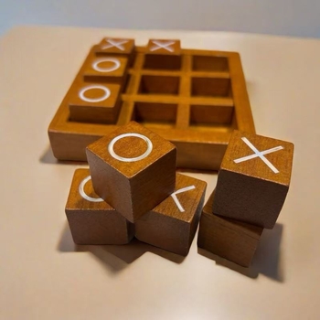 Drvena Tic-Tac-Toe igra za djecu – dva igrača, obrazovna društvena igra za interakciju roditelj-dijete i razvoj kognitivnih sposobnosti