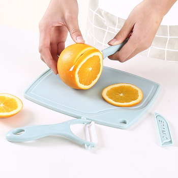 Set de bucătărie din trei piese cu cuțit de fructe ceramic, tocător din plastic mini și curățător de coajă