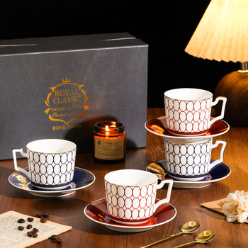 Set de cafea și ceai într-o cutie cadou de lux, stil european, ceramică pentru cappuccino și farfurioare