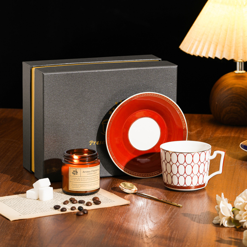 Set de cafea și ceai într-o cutie cadou de lux, stil european, ceramică pentru cappuccino și farfurioare